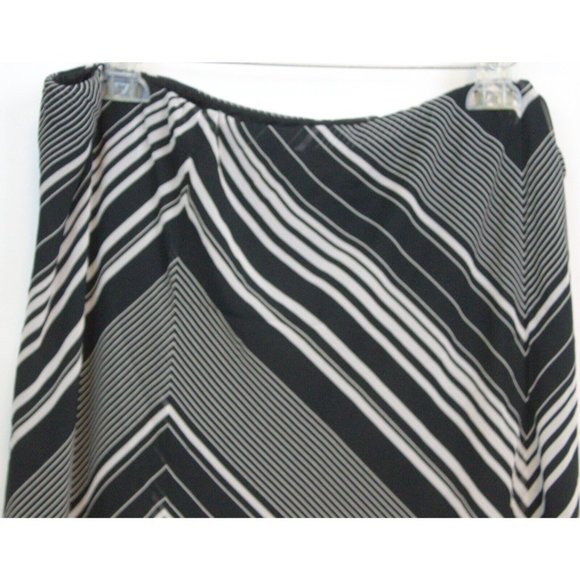 NWT Villager Liz Claiborne Black & White Striped Chevron Maxi Long Skirt Size 18 - Picture 3 of 15